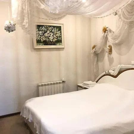 Gusarskiy And Hotel 3*