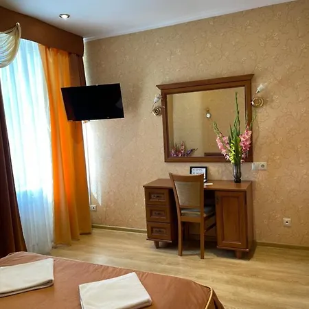 Hotel Gusarskiy And