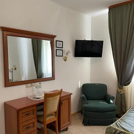 Hotel Gusarskiy And Kiew