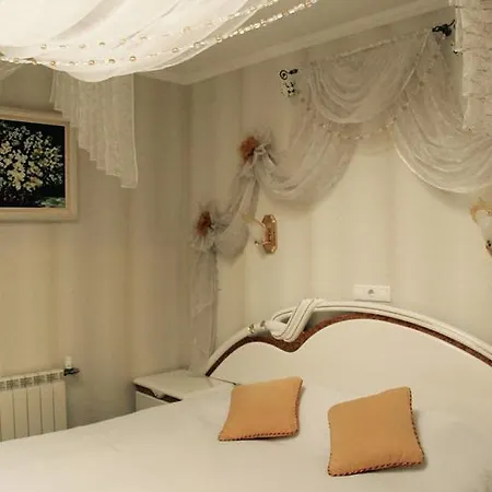Hotel Gusarskiy And