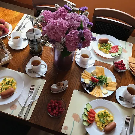 Gusarskiy And Hotel 3*